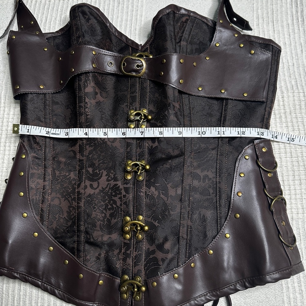 Vintage Corset with Buckle Details - Picture 10 of 10